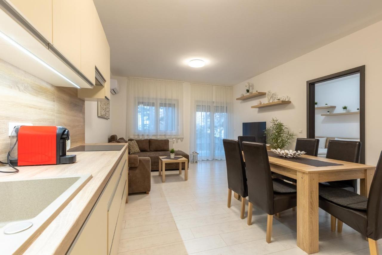 Leda Apartmanok By Bltn Siofok Exterior photo